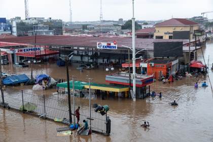 Al menos doce muertos y 479 personas rescatadas por inundaciones en la capital de Ghana
