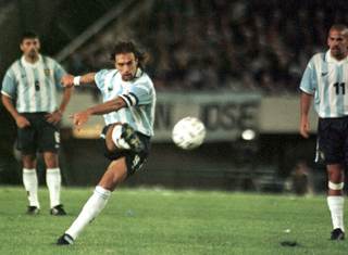A 2 días del Mundial: Los dos tripletes de Batistuta bajo la mira de artilleros de élite
