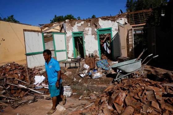 Panamá lucha por recuperar tras el terremoto unas casas de barro protegidas por la Unesco