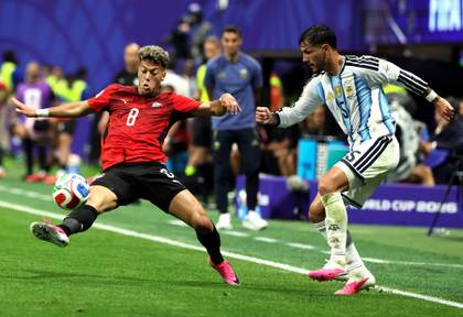 Paredes: el equipo abrazó a Messi y deseó "que el último partido de él no llegue nunca"