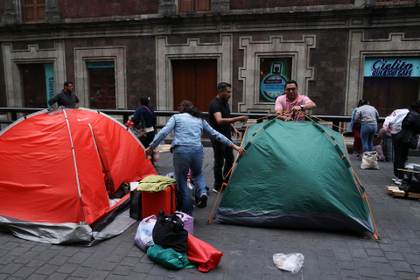 Maestros de México levantan protestas en capital y Oaxaca tras acuerdos con el Gobierno