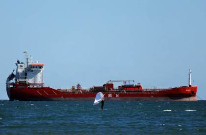 El barril de brent vuelve a superar los 100 dólares por las amenazas de Trump contra Irán