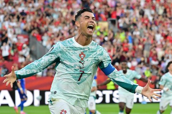 2-1. Portugal alarga el último baile de Cristiano y acaba con el Mundial de Modric