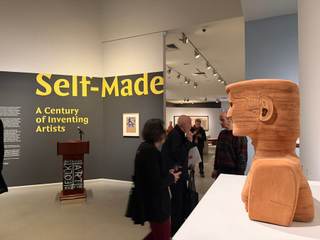 De ático en Polonia a las calles de Cuba: Nueva York pone el foco en el arte autodidacta