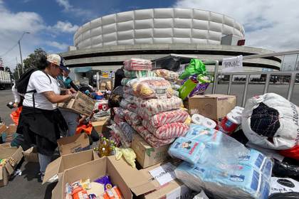 Donaciones y voluntarios se concentran en Bogotá para seguir enviando ayudas a Venezuela