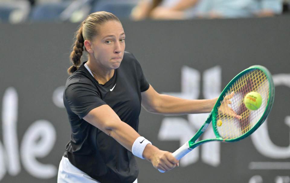 Diane Parry sorprende, vence a Elise Mertens y es campeona del Abierto de Monterrey