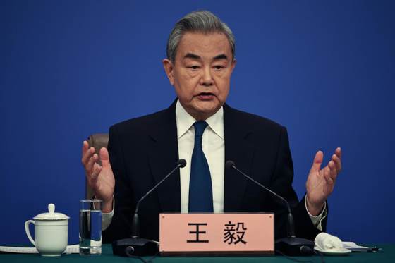 El canciller chino visita este jueves Corea del Norte antes del viaje de Trump a Pekín