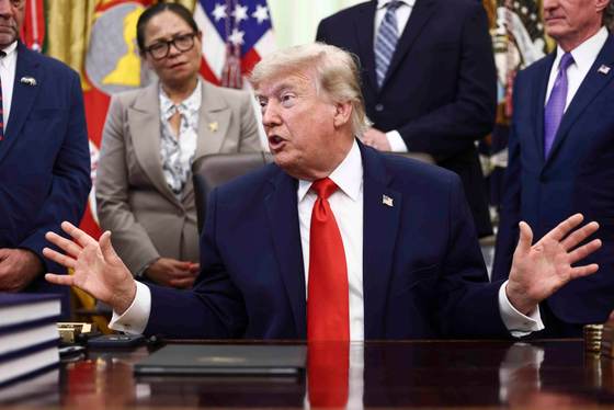 Trump vincula una posible toma de la isla de Jarg a la firma del acuerdo de paz con Irán