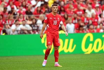 Xhaka es multado en Suiza por falsificar un certificado covid, aunque eludirá el pago