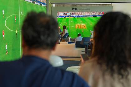 Visa abre en Miami un salón VIP para ver el Mundial con arte, música y gastronomía de lujo