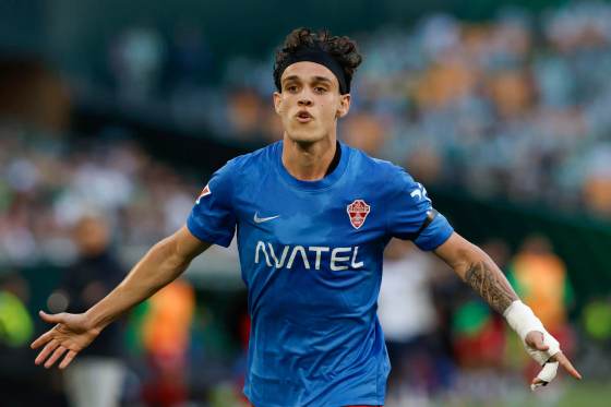 El Barcelona traspasa al lateral Héctor Fort a la Real Sociedad