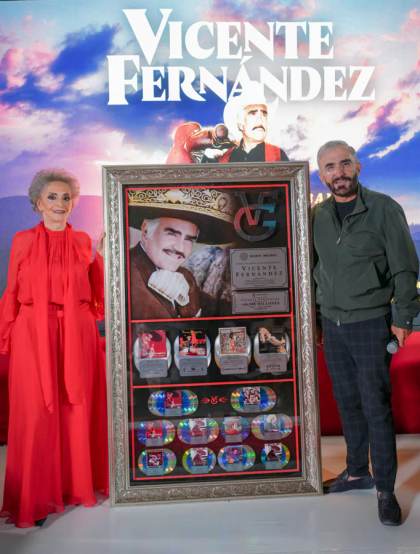 Vicente Fernández Jr: “La IA no está contemplada en la música de mi padre"