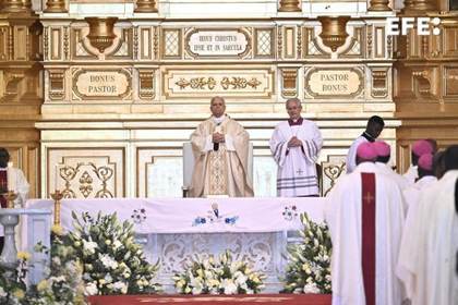 León XIV da un mensaje de aliento a los presos de Bata en su primera visita a una cárcel