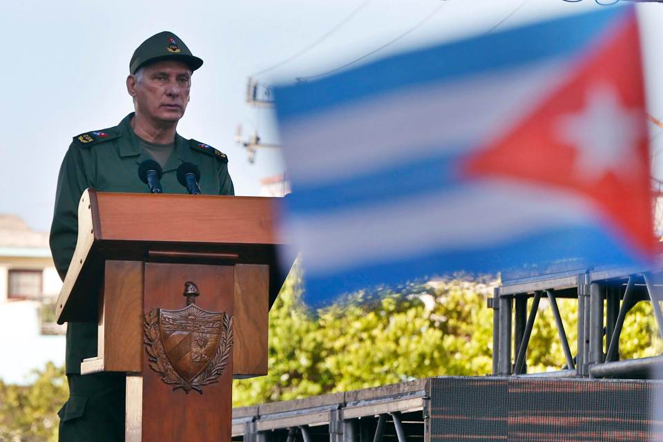 Díaz-Canel: en Cuba hay "un pueblo dispuesto a combatir" ante una agresión de EE.UU.