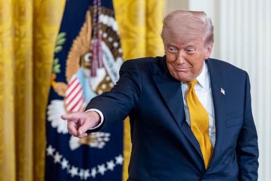 Trump habla con Von der Leyen y le da hasta el 4 de julio para cumplir acuerdo comercial