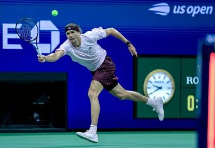 Zverev evita una debacle, Rybakina y Bouzas avanzan; Jódar y Badosa tendrán que esperar