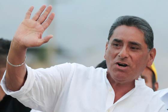 El comediante Carlos Álvarez quiere convertirse en el Zelenski de Perú