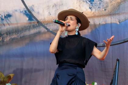 La V edición del Vive Latino España empieza a fuego: calor, Julieta Venegas y mucha gente