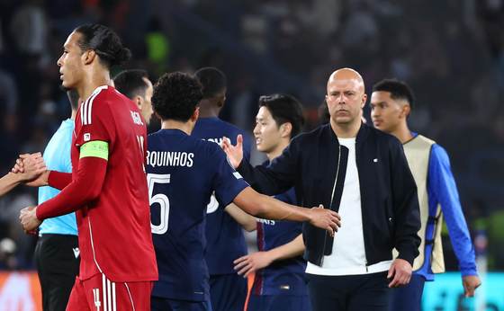 Arne Slot, entrenador del Liverpool: "Siento el apoyo de los aficionados y los dueños"