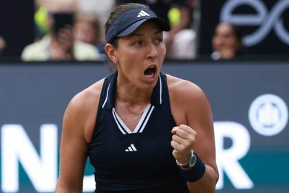Pegula sorprende a Sabalenka en Berlín y se enfrentará a Noskova en la final