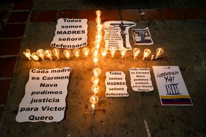 Familiares de presos políticos honran en vigilia a muerto en custodia de Estado venezolano