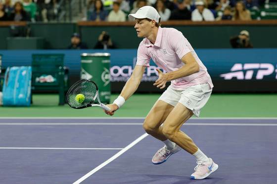 Sinner y Sabalenka cumplen, Osorio y Davidovich remontan y Etcheverry se despide