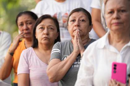 Cali detiene sus relojes y hace sonar sus campanas por las víctimas del terremoto