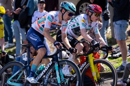 Vingegaard impone su jerarquía en la Volta