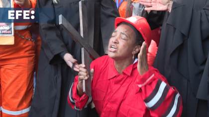 Familias oran en viacrucis para pedir libertad de trabajadores de venezolana Pdvsa presos