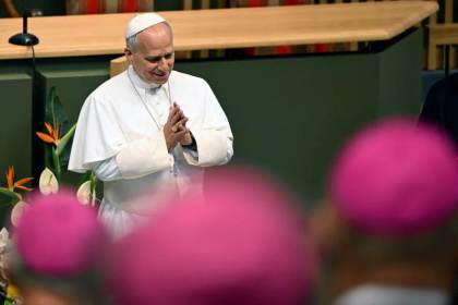 El papa pide a los obispos franceses "máxima vigilancia" ante la lacra de los abusos