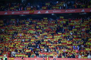 Los Mossos investigan los cánticos islamófobos y xenófobos del amistoso España-Egipto