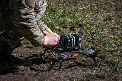 Varios drones ucranianos impactan contra una refinería en Moscú en un ataque masivo