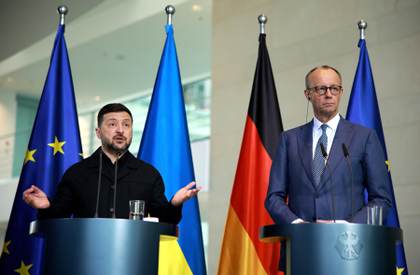 Merz prepara una reunión para reactivar las negociaciones de paz en Ucrania