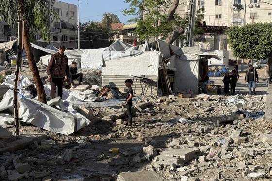 Israel mata a diez gazatíes, entre ellos cuatro niños, en un bombardeo contra una vivienda