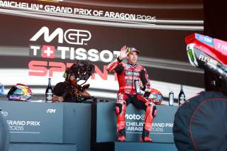 Marc Márquez vence con autoridad la esprint, las 'pole' para Bezzecchi, López y Almansa