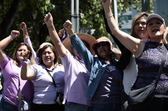 Feministas denuncian uso de recursos públicos en congreso de masculinidades en México