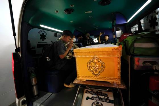 Sube a 30 el número de muertos por el incendio en un bar de Bangkok con 24 heridos graves
