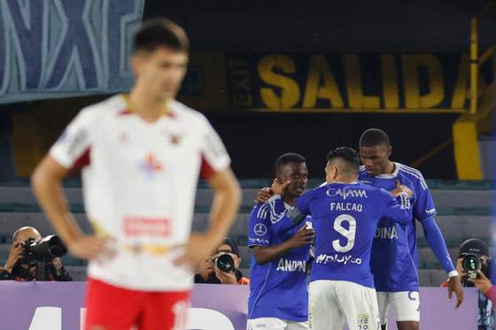 Millonarios suma sus primeros 3 puntos y queda tras la huella del líder Sao Paulo