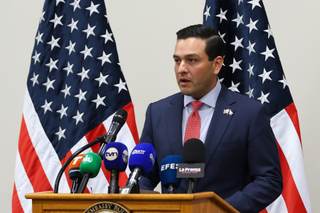 EE.UU. celebra extradición a Panamá de sospechoso de Hizbulá por atentando aéreo en 1994