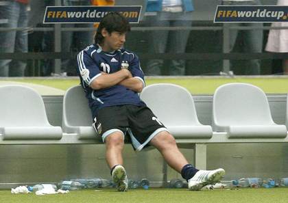 Messi volverá a ser suplente en un Mundial 20 años después