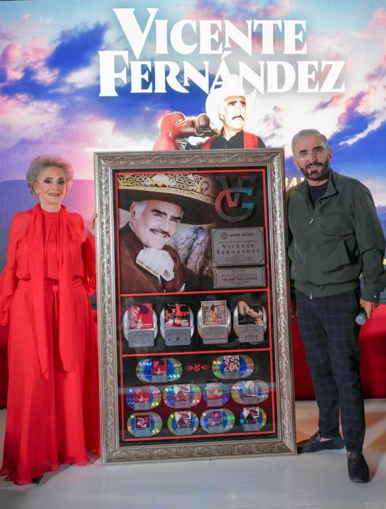 Vicente Fernández Jr: “La IA no está contemplada en la música de mi padre"