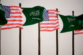 EE.UU. retira a personal diplomático no esencial de Arabia Saudí por escalada de ataques