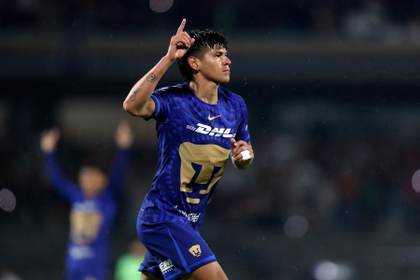 El paraguayo Robert Morales anota doblete en el triunfo de Pumas sobre Juárez