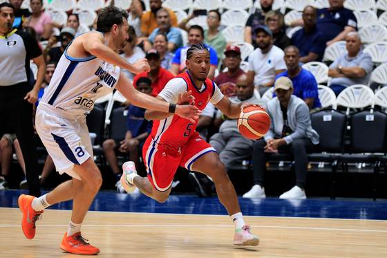 62-88. Emiliano Serres lideró la victoria de Uruguay ante Cuba