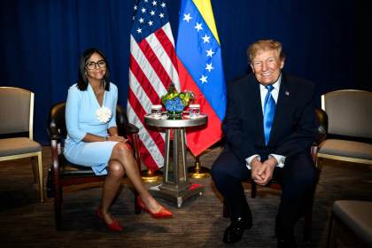 Trump y Delcy Rodríguez sellan su alianza con un encuentro inédito en Nueva York