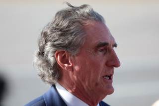 Venezuela firma acuerdo con la petrolera Shell durante visita de secretario de EE.UU.