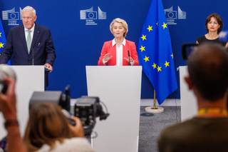 Von der Leyen aboga por fijar una edad mínima para acceder a las redes sociales