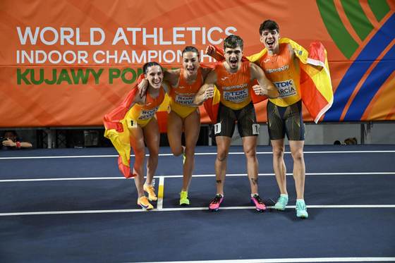 España, medalla de plata en el relevo 4x400 mixto
