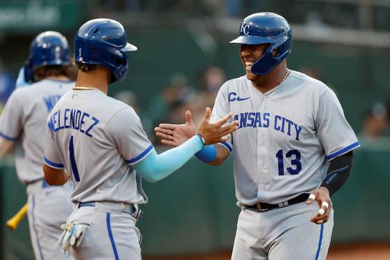 Salvador Pérez iguala a "Pudge" Rodríguez y pone la mira en la marca de George Brett