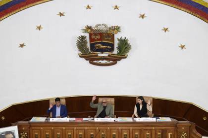 Parlamento aplaza por tercera vez el debate para aprobar nueva ley de minas en Venezuela